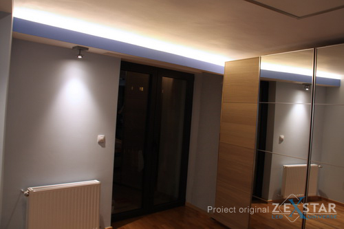 dormitor iluminat cu baghete led